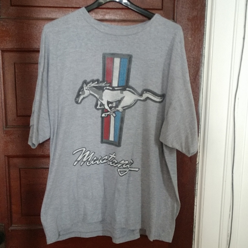Ford official licensed mustang t-shirt